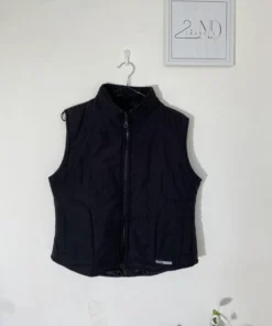 Černá sportovní vesta